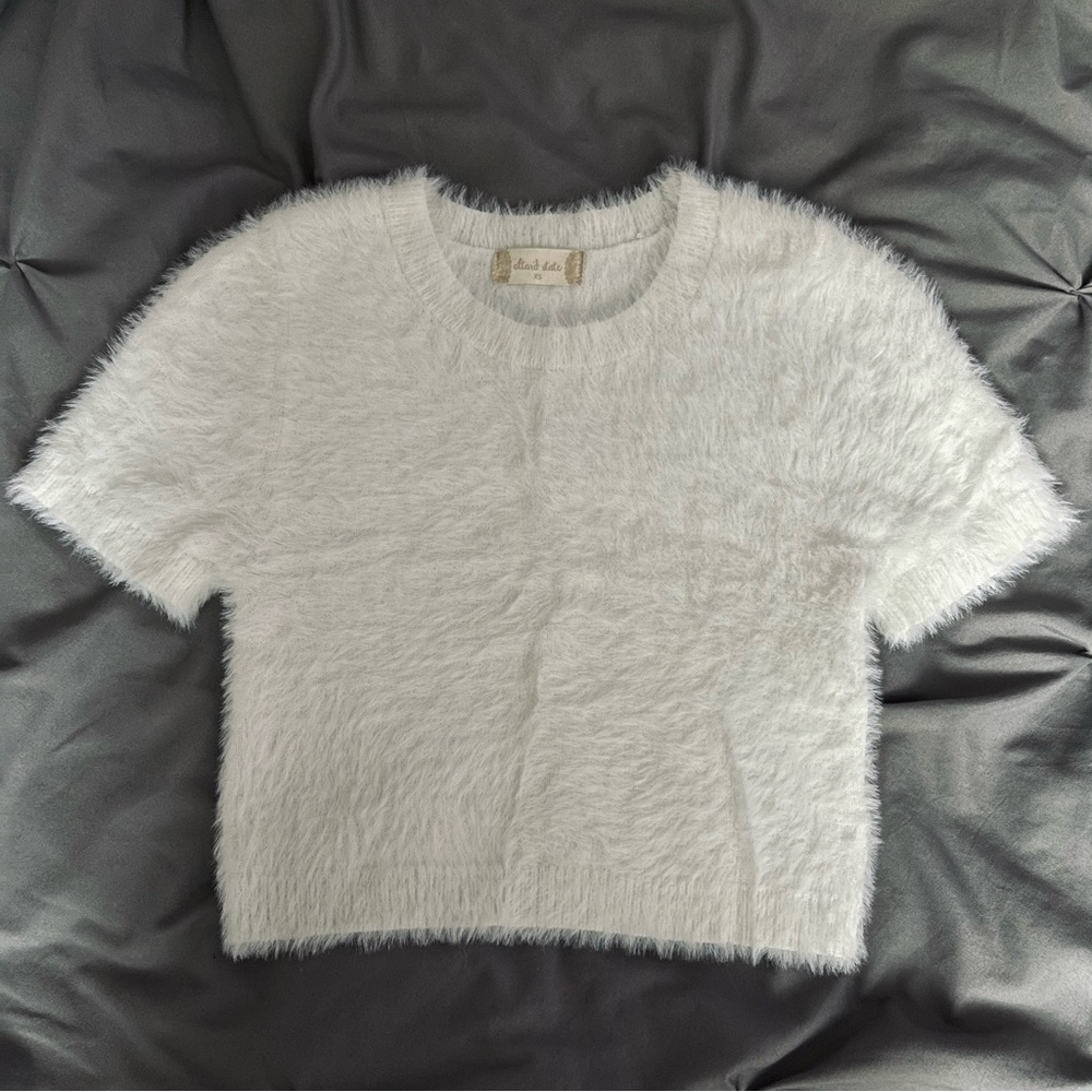 fuzzy white crop tee- super soft!